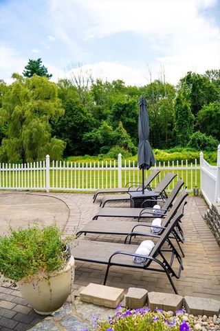 118 Mendon Rd, Sutton, MA 01590