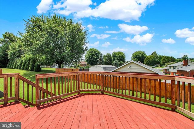 46 FOREST VIEW TER, Hanover, PA 17331