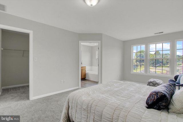 46 FOREST VIEW TER, Hanover, PA 17331