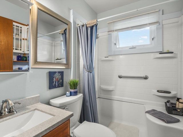 1431 Garfield Avenue, Beloit, WI 53511
