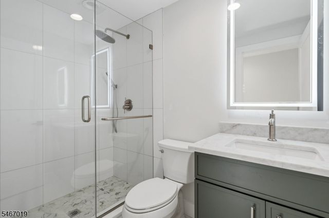 31 Ashwood Dr, Livingston Twp., NJ 07039
