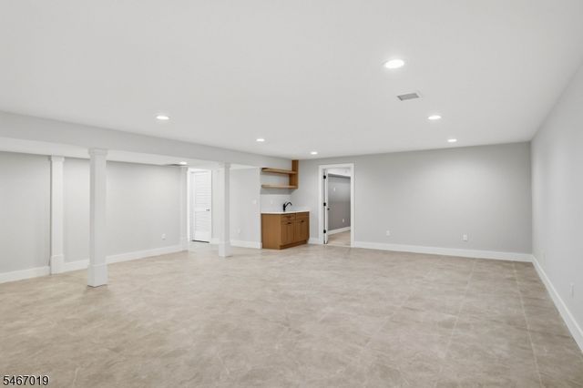 31 Ashwood Dr, Livingston Twp., NJ 07039