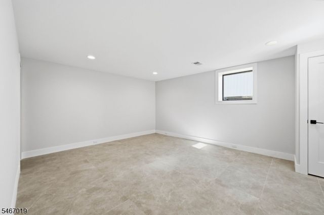31 Ashwood Dr, Livingston Twp., NJ 07039