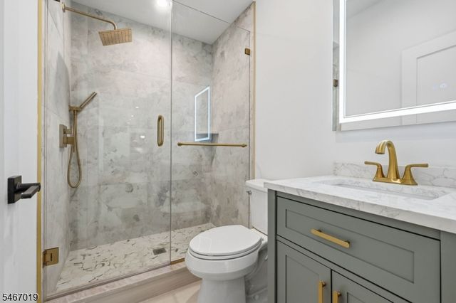 31 Ashwood Dr, Livingston Twp., NJ 07039