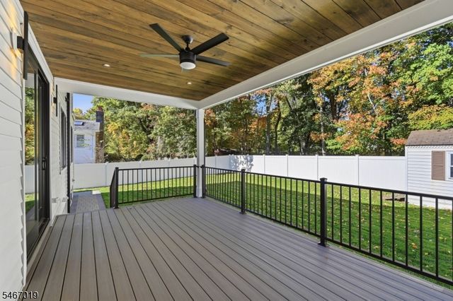 31 Ashwood Dr, Livingston Twp., NJ 07039