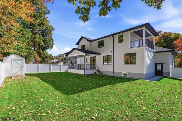 31 Ashwood Dr, Livingston Twp., NJ 07039