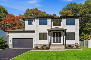 31 Ashwood Dr, Livingston Twp., NJ 07039