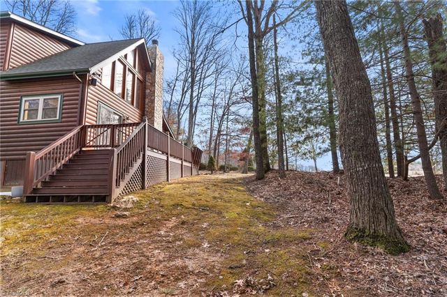 16 Honey Tree Circle, Sparta, NC 28675