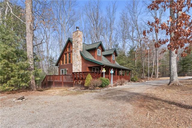 16 Honey Tree Circle, Sparta, NC 28675