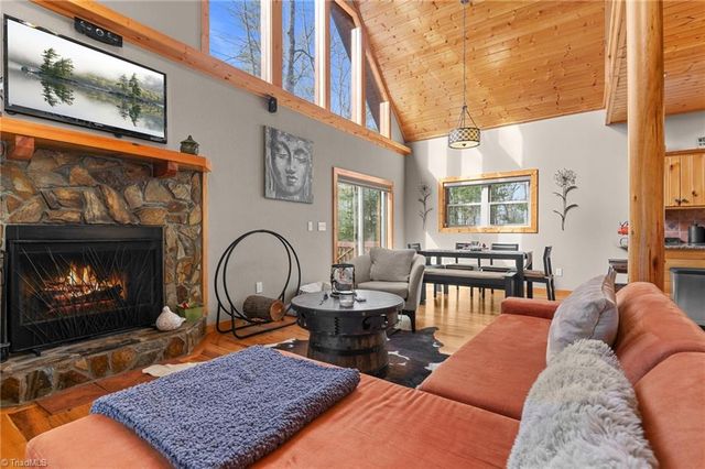 16 Honey Tree Circle, Sparta, NC 28675