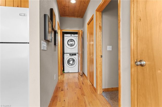 16 Honey Tree Circle, Sparta, NC 28675