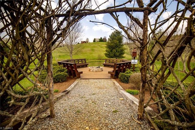 16 Honey Tree Circle, Sparta, NC 28675