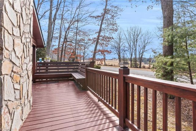 16 Honey Tree Circle, Sparta, NC 28675