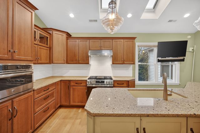 421 9th Street, West Des Moines, IA 50265