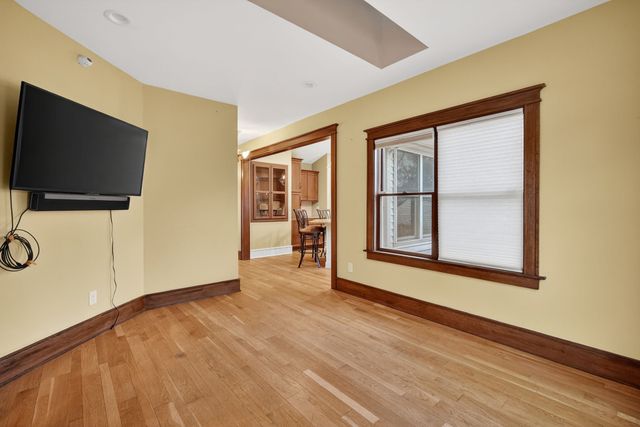 421 9th Street, West Des Moines, IA 50265