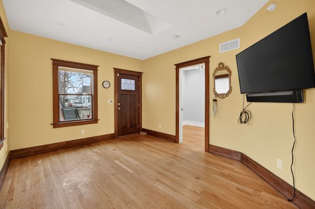 421 9th Street, West Des Moines, IA 50265