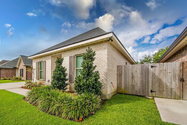304 Sugar Ridge Drive, Houma, LA 70360