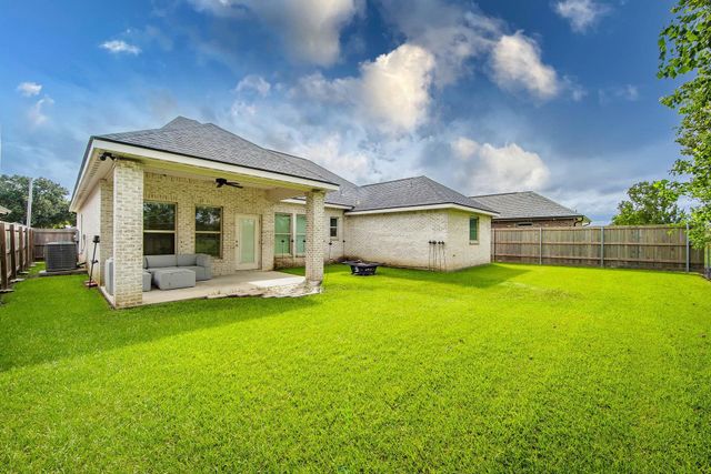 304 Sugar Ridge Drive, Houma, LA 70360