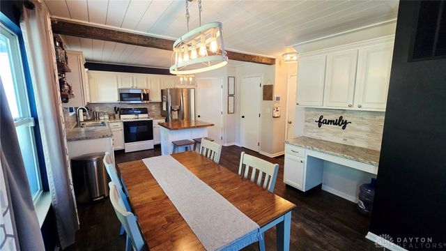 30 Waterstone Drive, Franklin, OH 45005