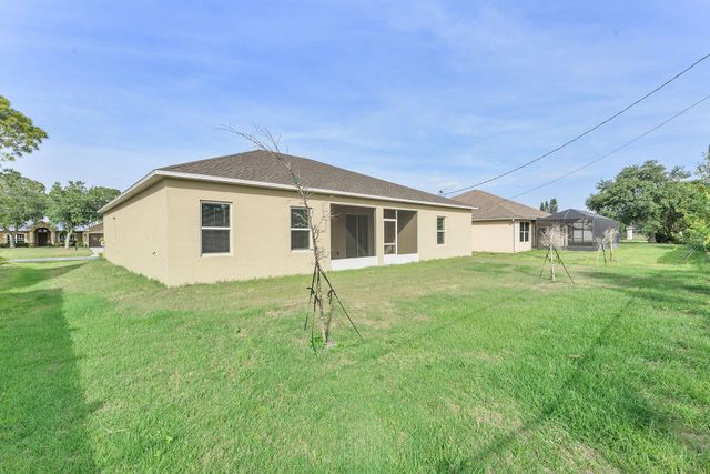 2132 SW Vista Road, Port St Lucie, FL 34953