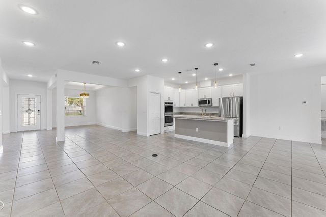 2132 SW Vista Road, Port St Lucie, FL 34953