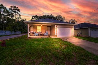 1827 Gainer Road, Baker, FL 32531