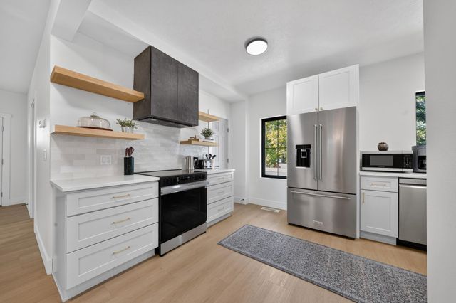 2911 E Fairview Ave, Spokane, WA 99207