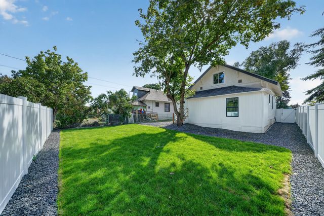 2911 E Fairview Ave, Spokane, WA 99207