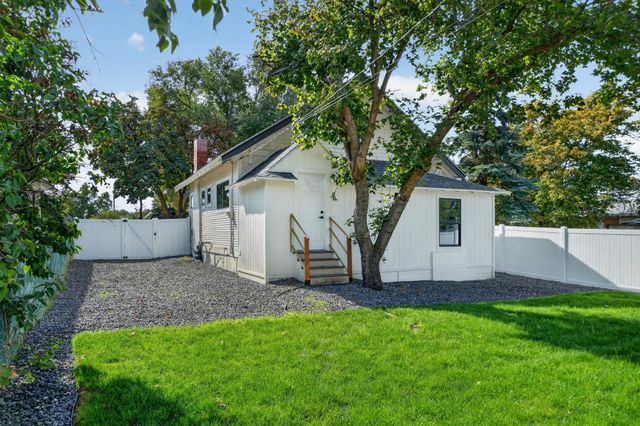 2911 E Fairview Ave, Spokane, WA 99207