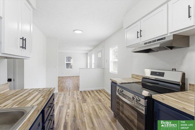 7407 N 34 Street, Omaha, NE 68112