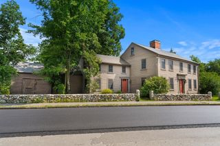 17 Elm St, North Reading, MA 01864