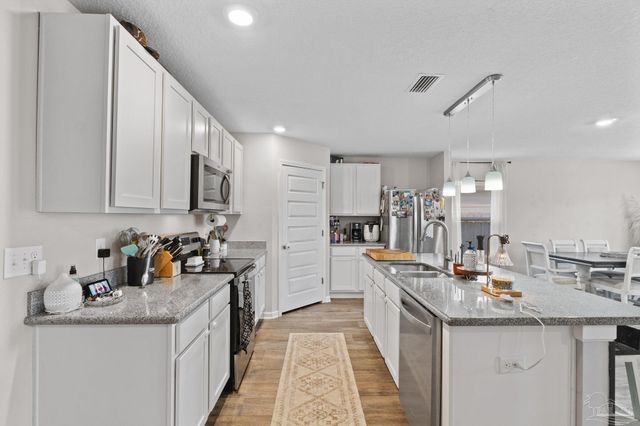 5528 Lancelot Tr, Milton, FL 32583