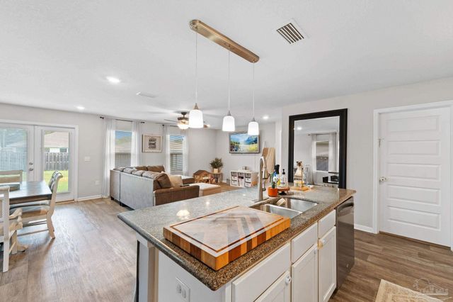 5528 Lancelot Tr, Milton, FL 32583