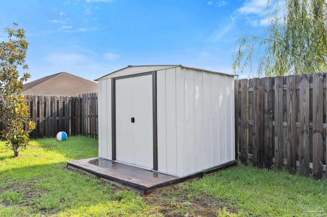 5528 Lancelot Tr, Milton, FL 32583