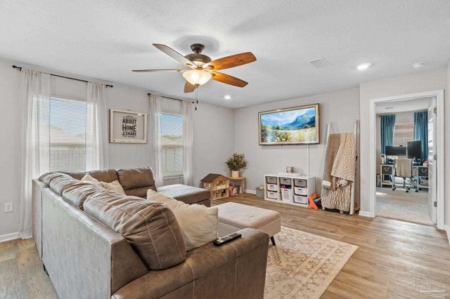 5528 Lancelot Tr, Milton, FL 32583