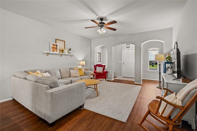 626 Woodcreek Loop, Lowell, AR 72745