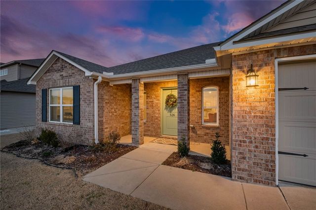 626 Woodcreek Loop, Lowell, AR 72745