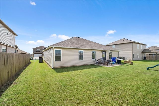 626 Woodcreek Loop, Lowell, AR 72745