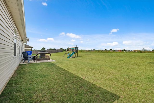 626 Woodcreek Loop, Lowell, AR 72745