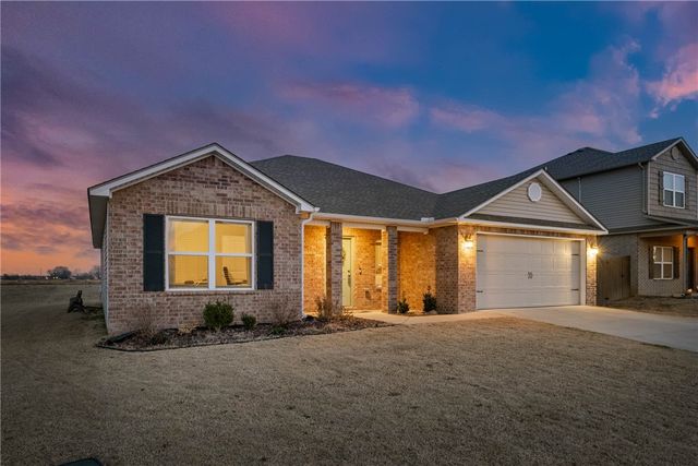 626 Woodcreek Loop, Lowell, AR 72745