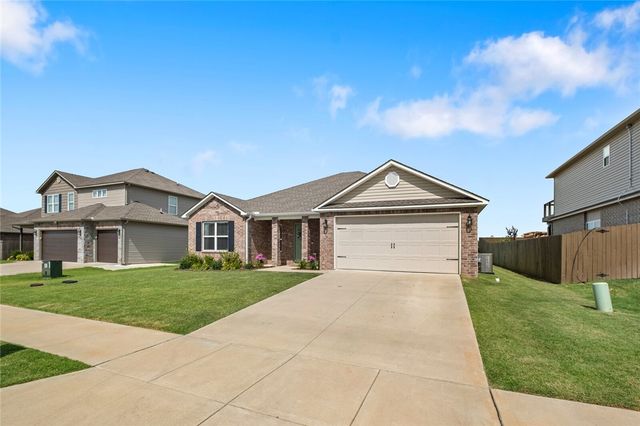 626 Woodcreek Loop, Lowell, AR 72745