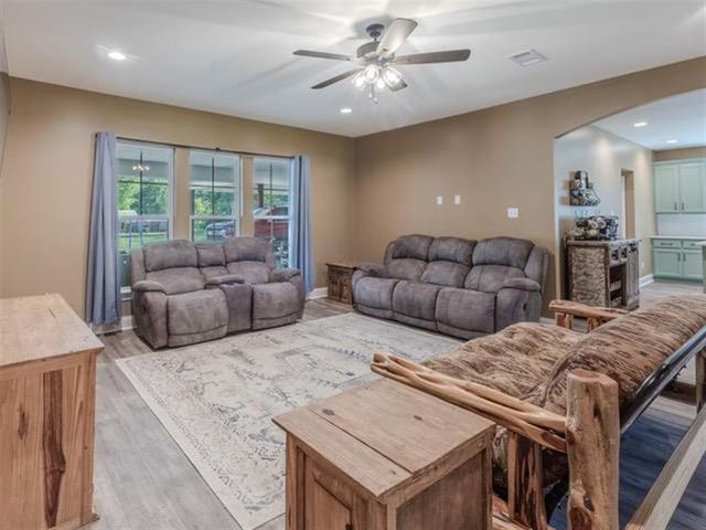 3193 Jennifer ln, Lake Charles, LA 70611