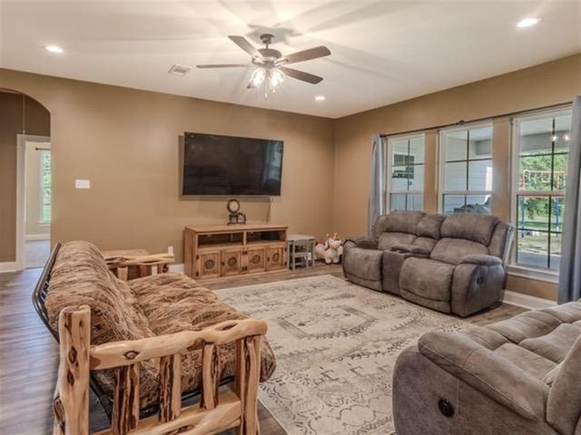 3193 Jennifer ln, Lake Charles, LA 70611