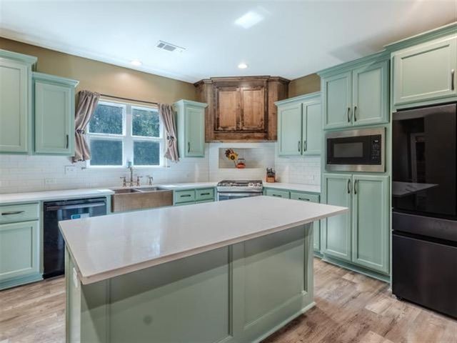 3193 Jennifer ln, Lake Charles, LA 70611