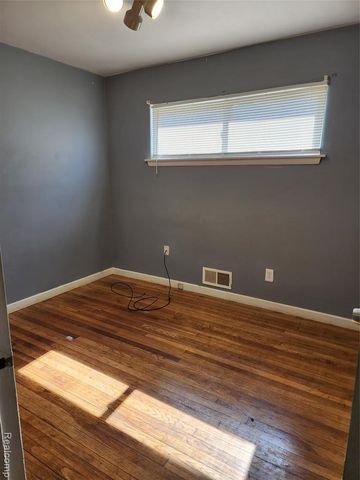 24643 Rosalind, Eastpointe, MI 48021