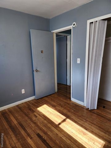 24643 Rosalind, Eastpointe, MI 48021