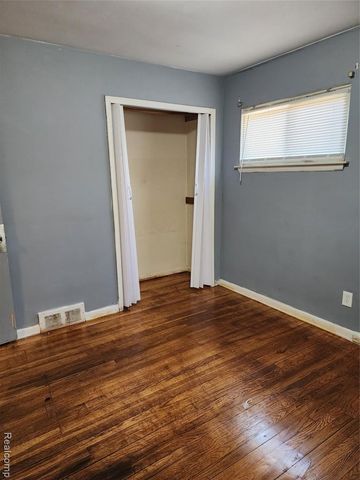 24643 Rosalind, Eastpointe, MI 48021