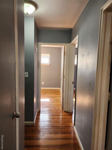 24643 Rosalind, Eastpointe, MI 48021