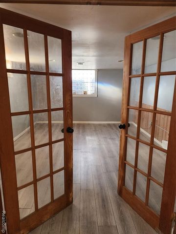 24643 Rosalind, Eastpointe, MI 48021