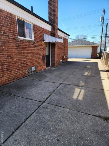 24643 Rosalind, Eastpointe, MI 48021